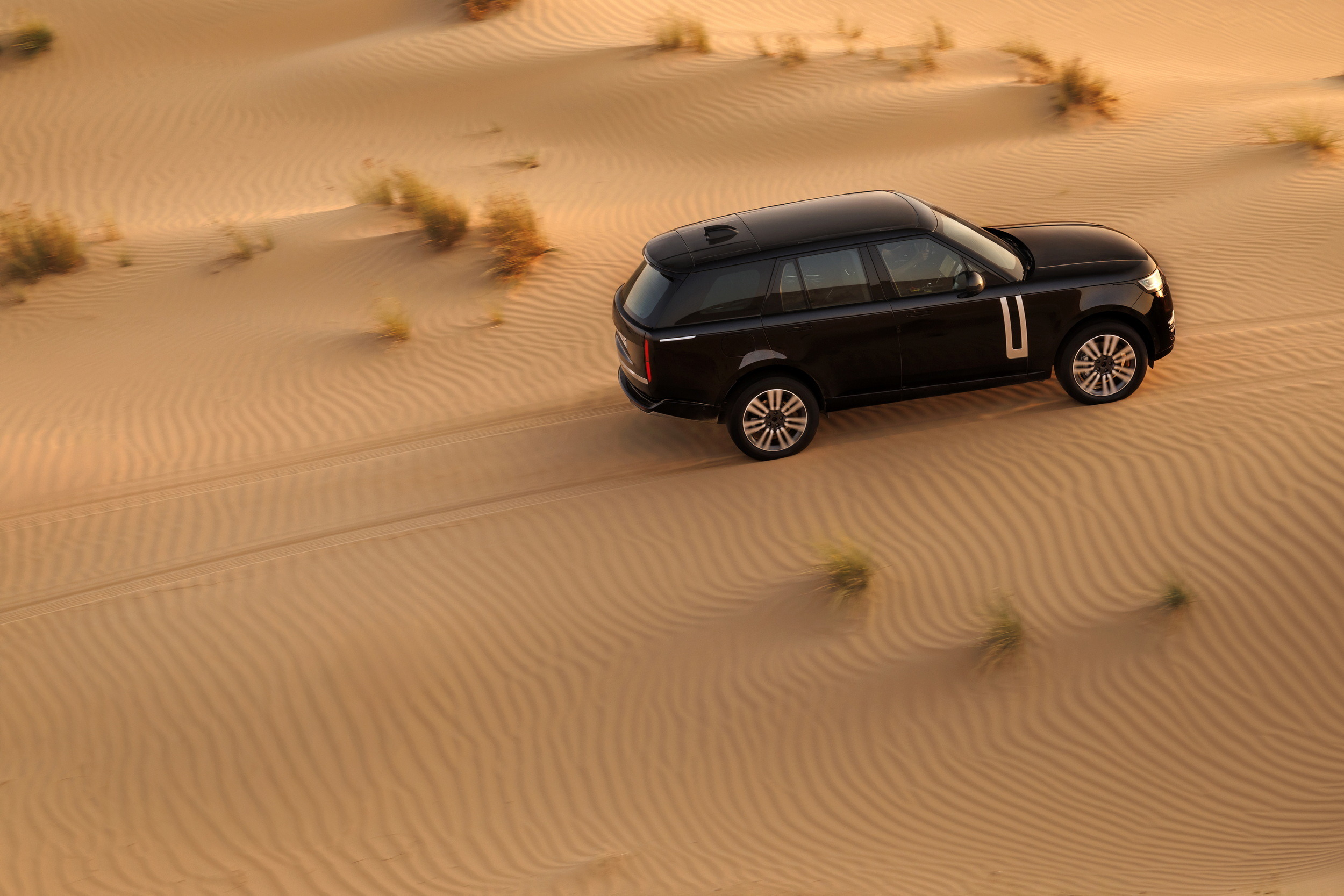 Range Rover BEV Prototype - United Arab Emirates (8)