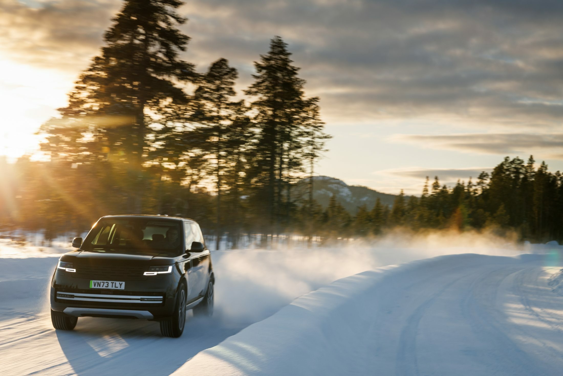 Range Rover Electric Development Testing (1)