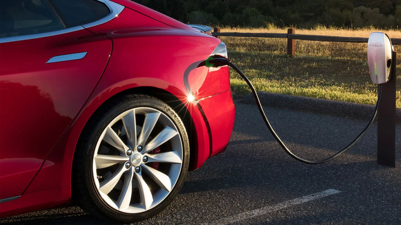 Tesla-Charging