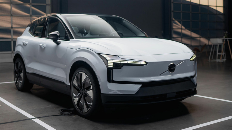 2025-Volvo-EX30