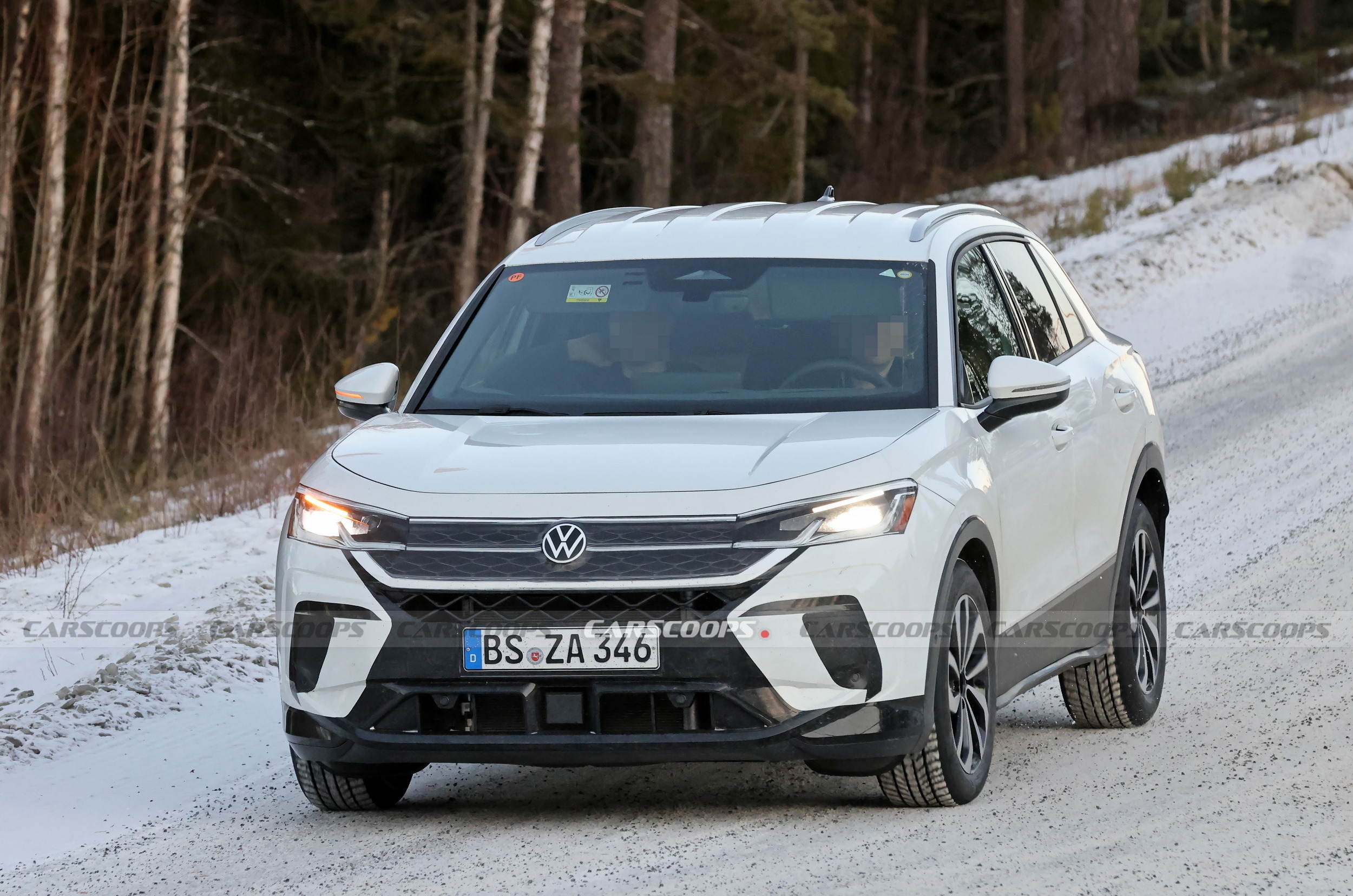 VW T-Roc - New Scoop (12)