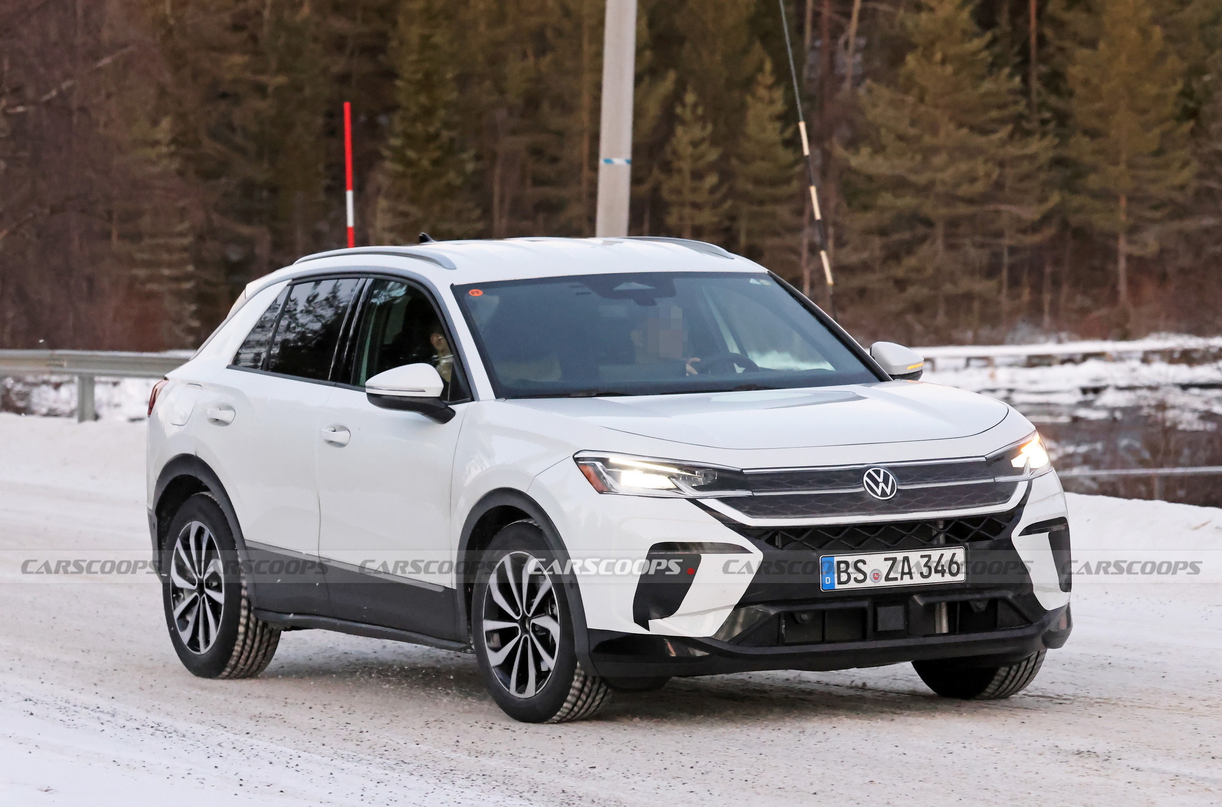 VW T-Roc - New Scoop (2)