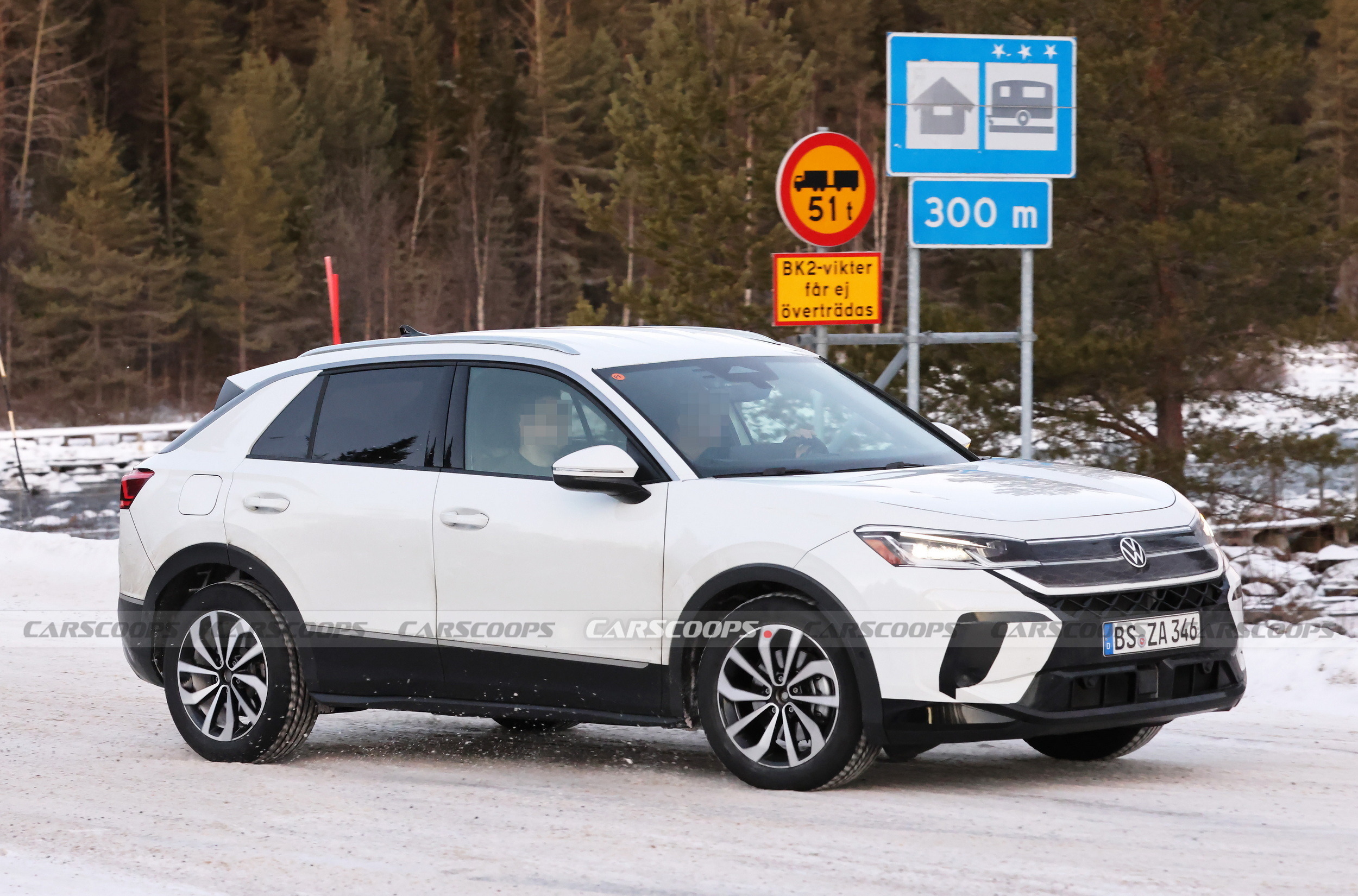 VW T-Roc - New Scoop (3)