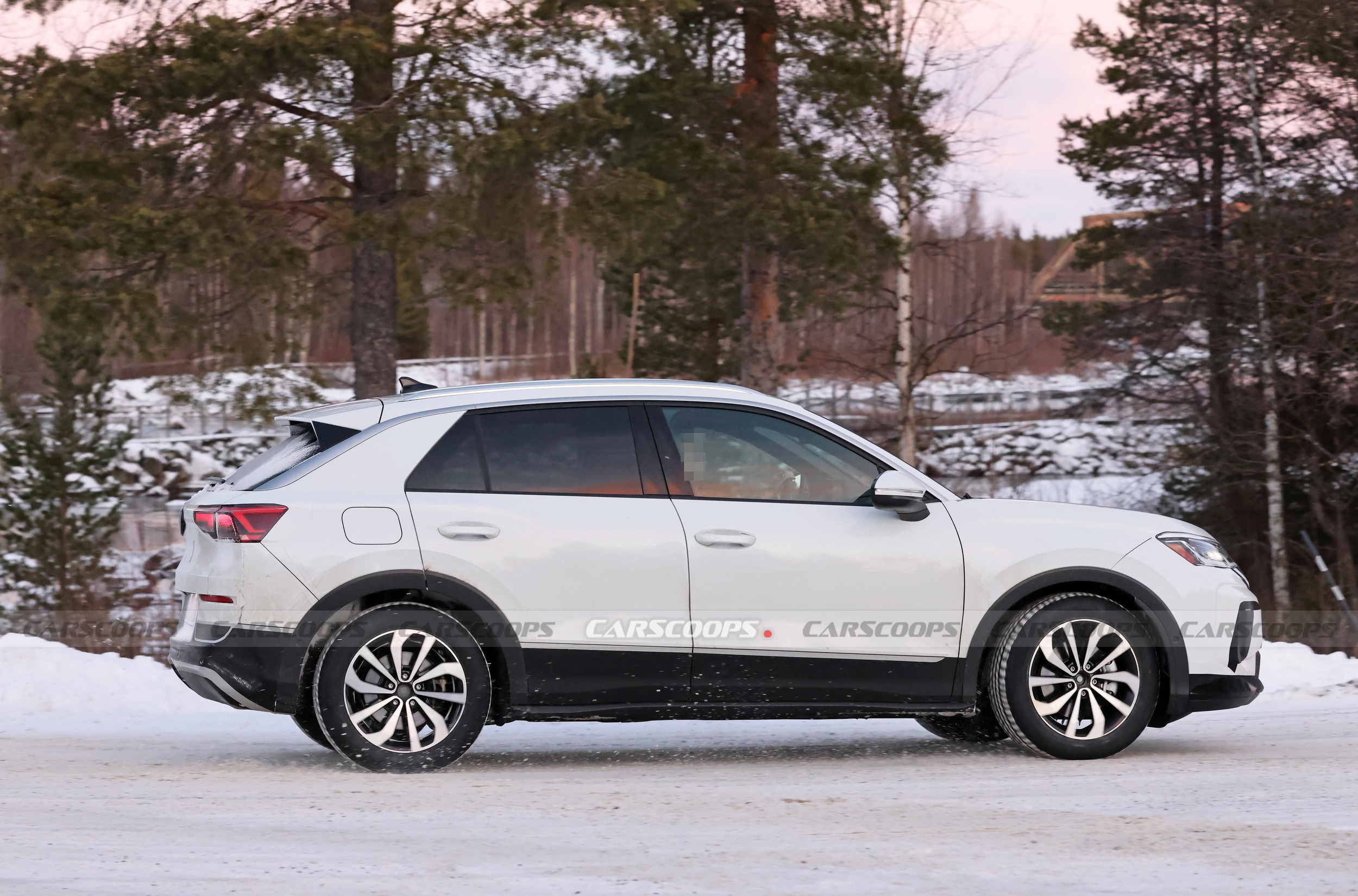 VW T-Roc - New Scoop (5)