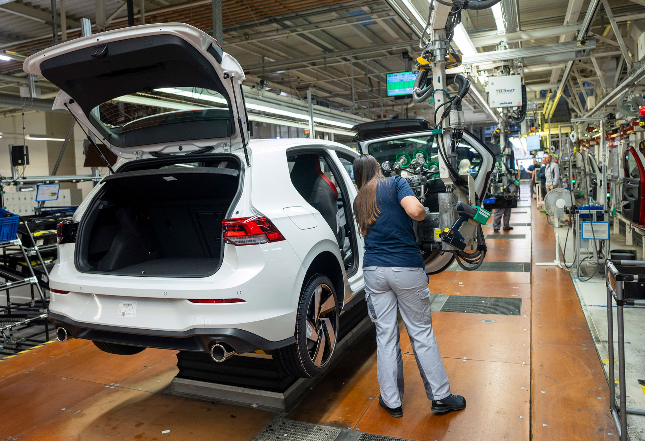 VW Wolfsburg plant Golf 00001