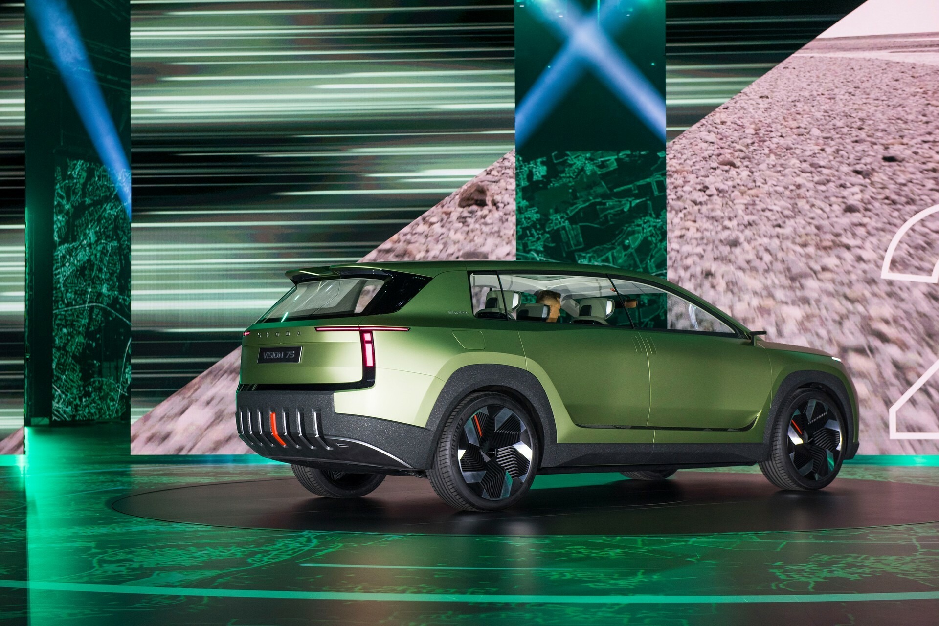 Skoda Vision 7S concept 0114 252