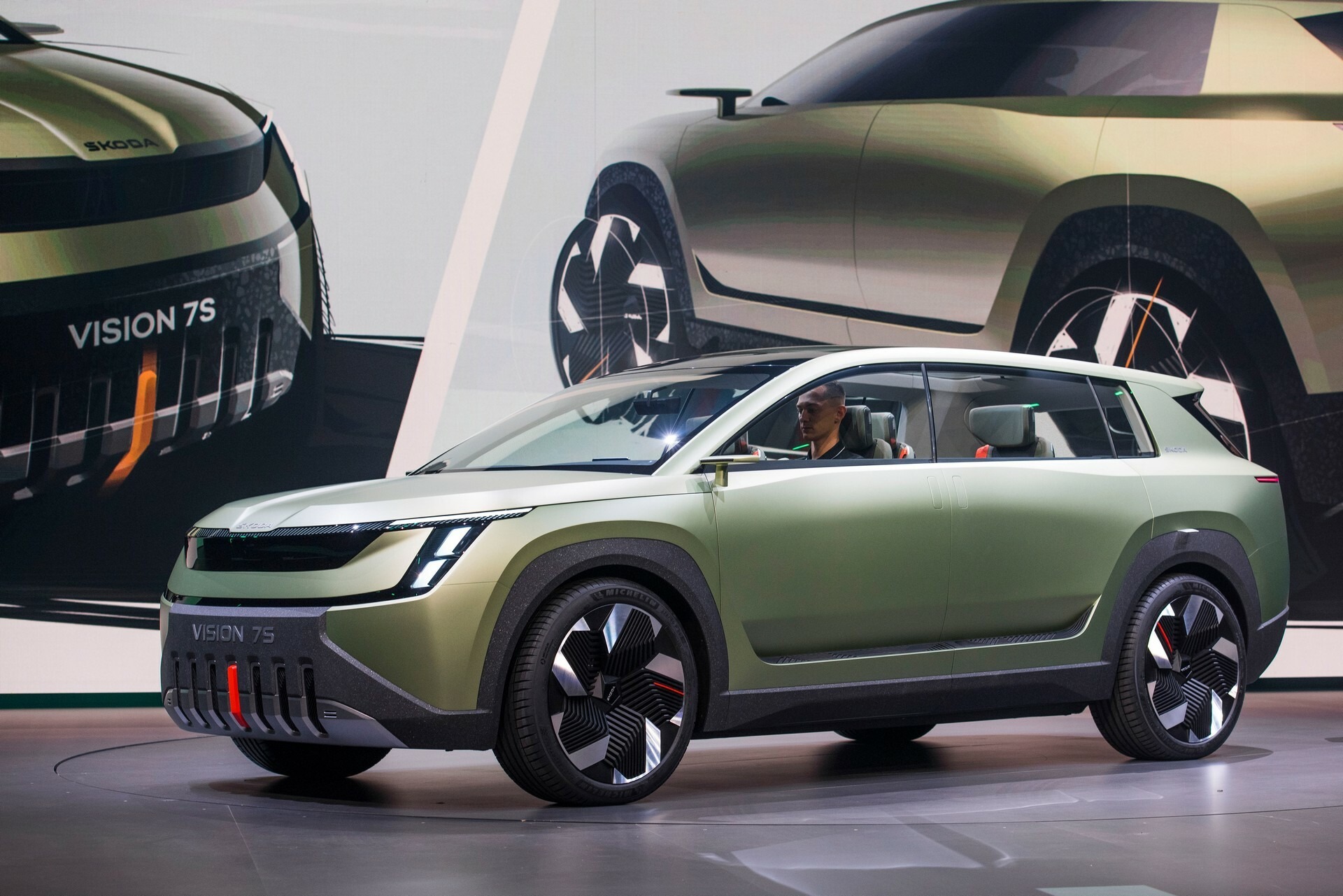 Skoda Vision 7S concept 0114 254