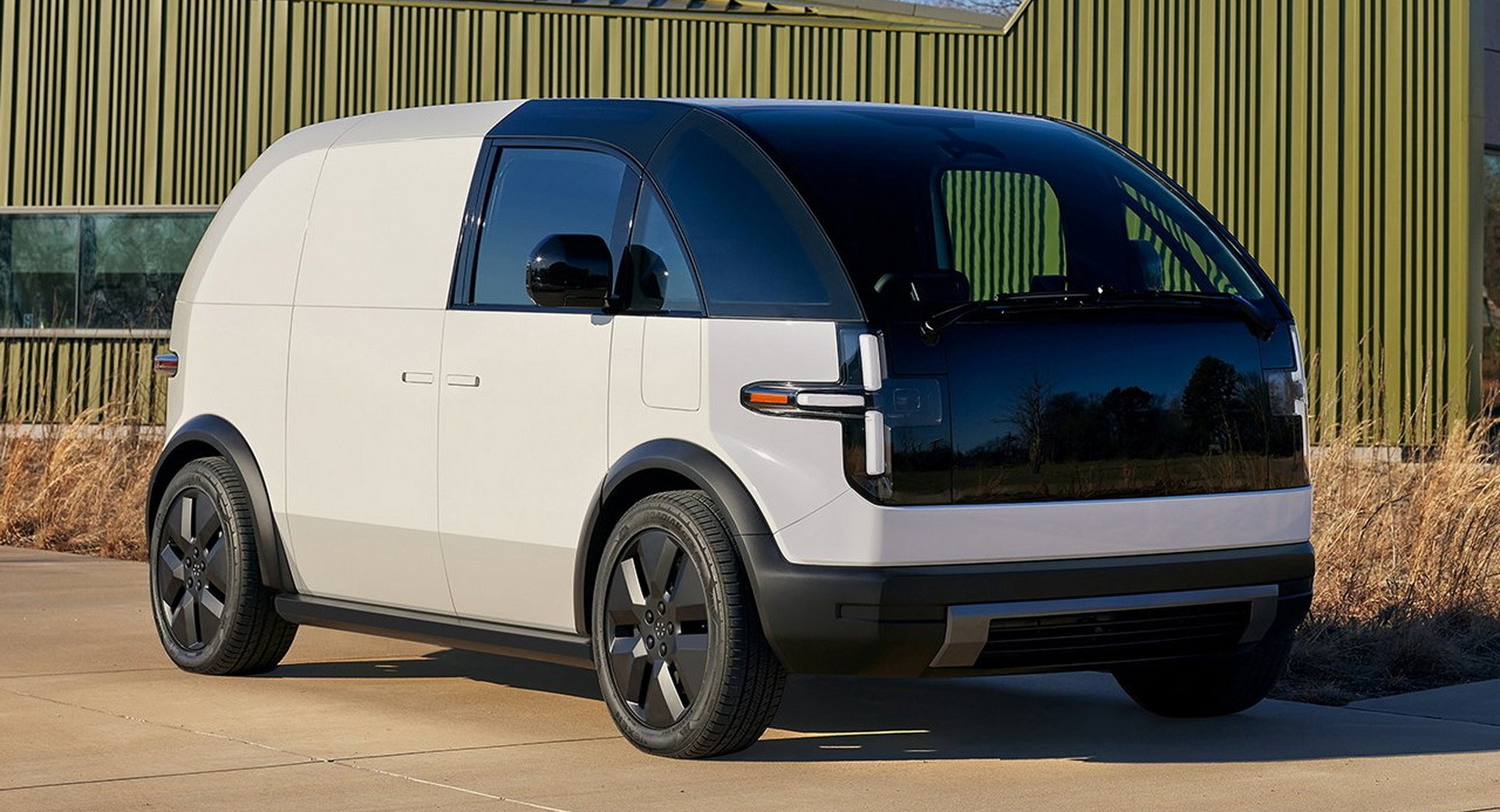 2023 Canoo Lifestyle Vehicle 3