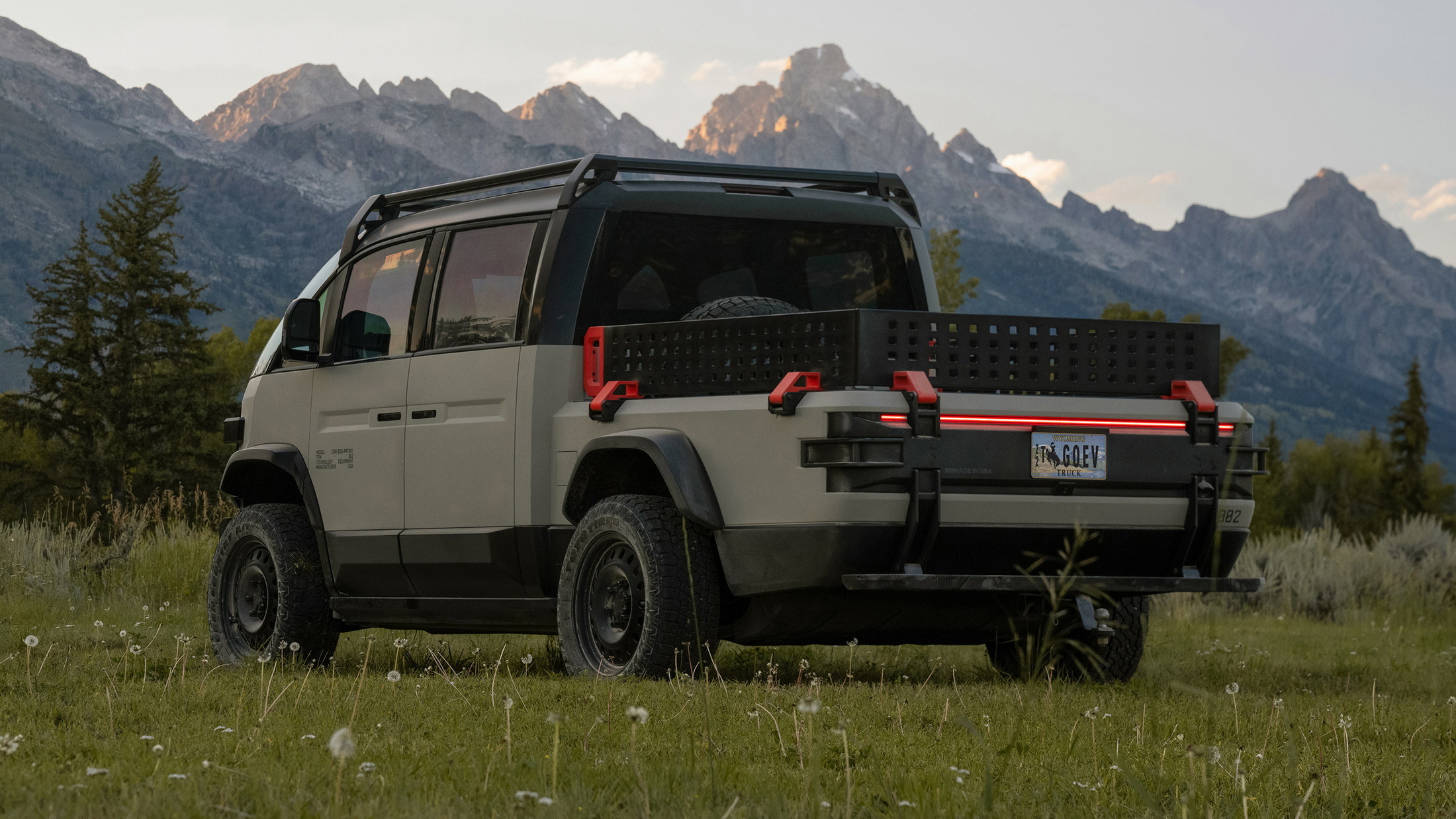 Canoo_LTVQC_Bulldog_Exterior_02s