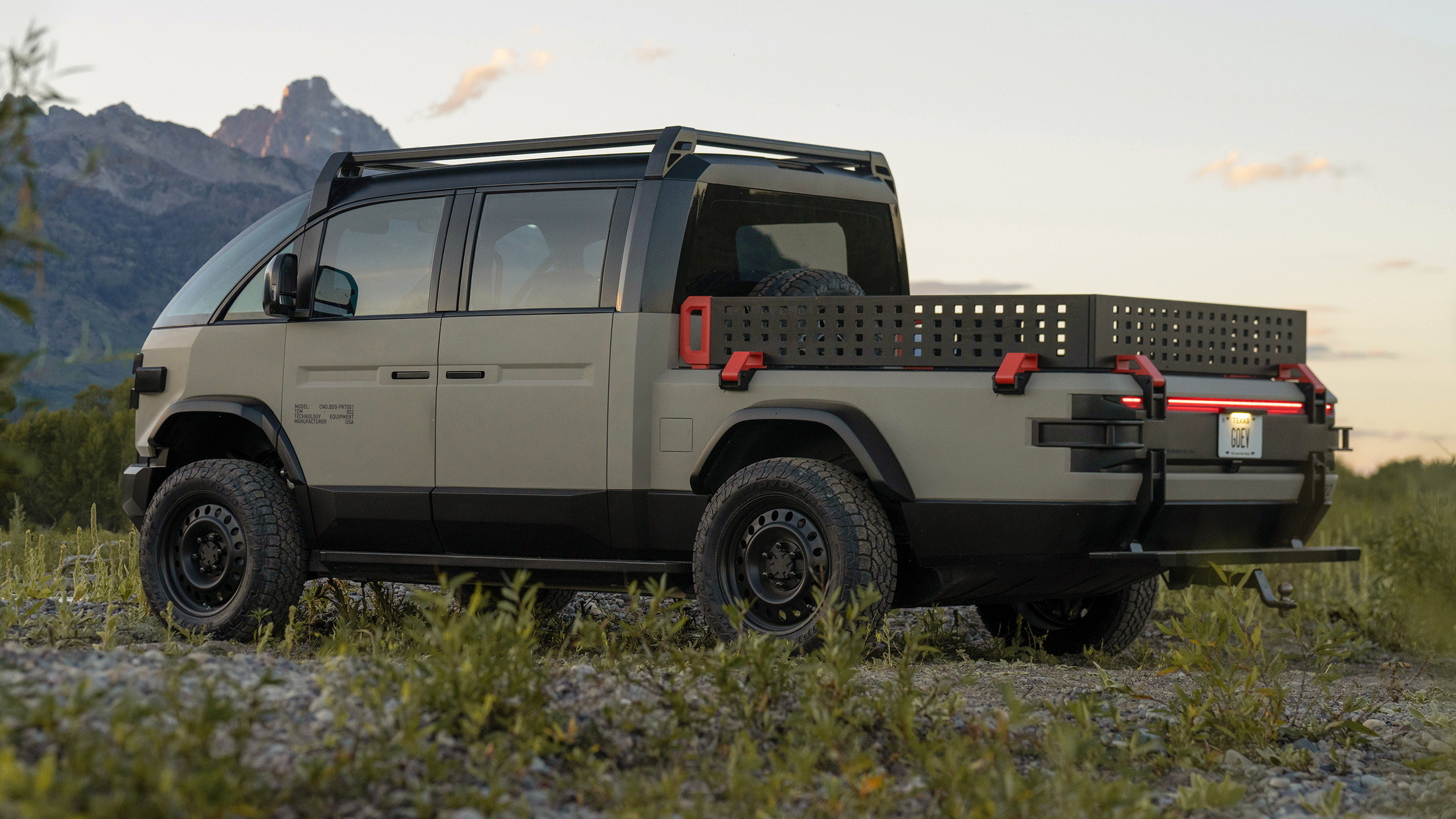 Canoo_LTVQC_Bulldog_Exterior_13s