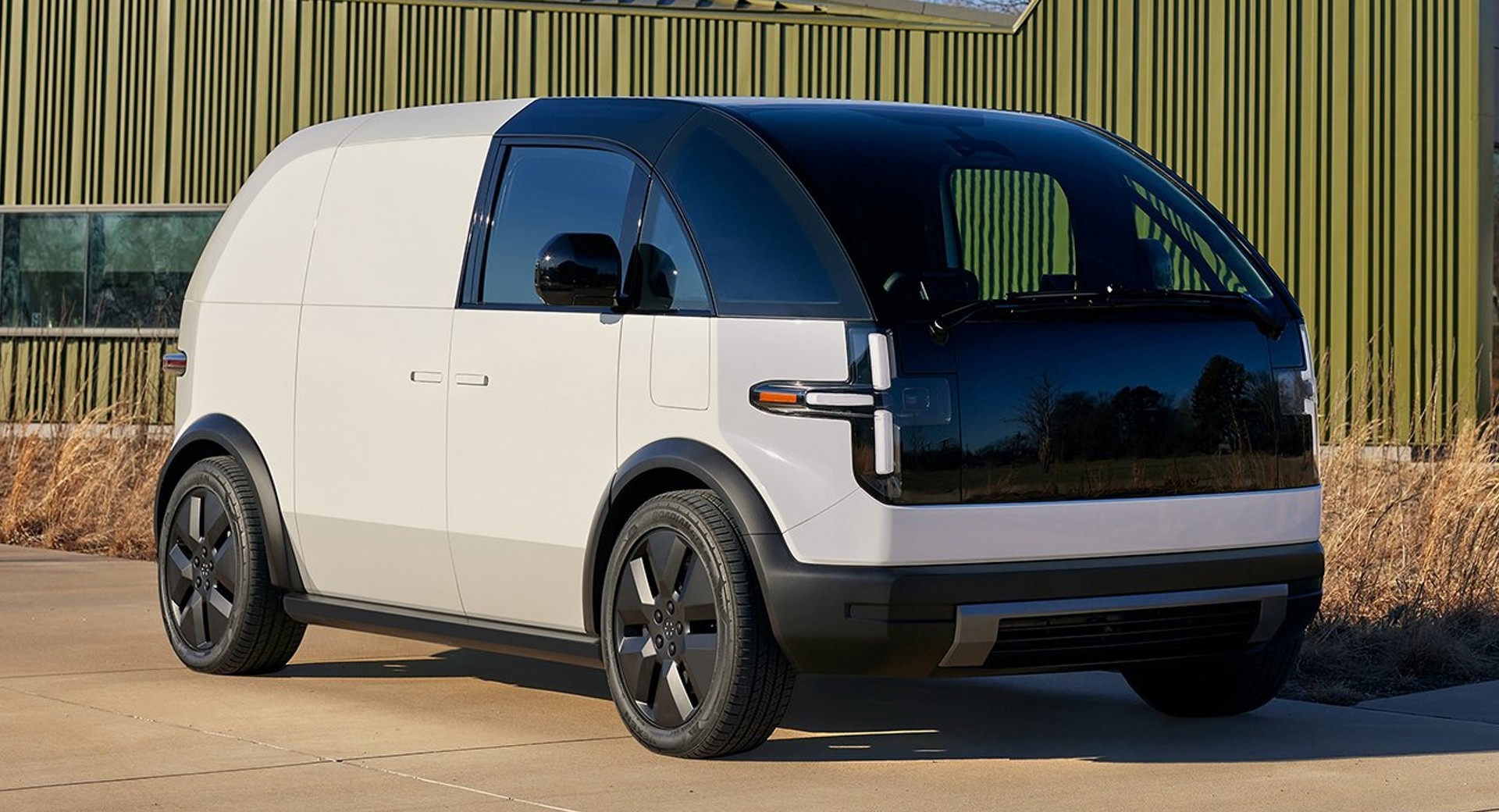 Canoo_LifestyleVehicle_Delivery_AR_OK_07