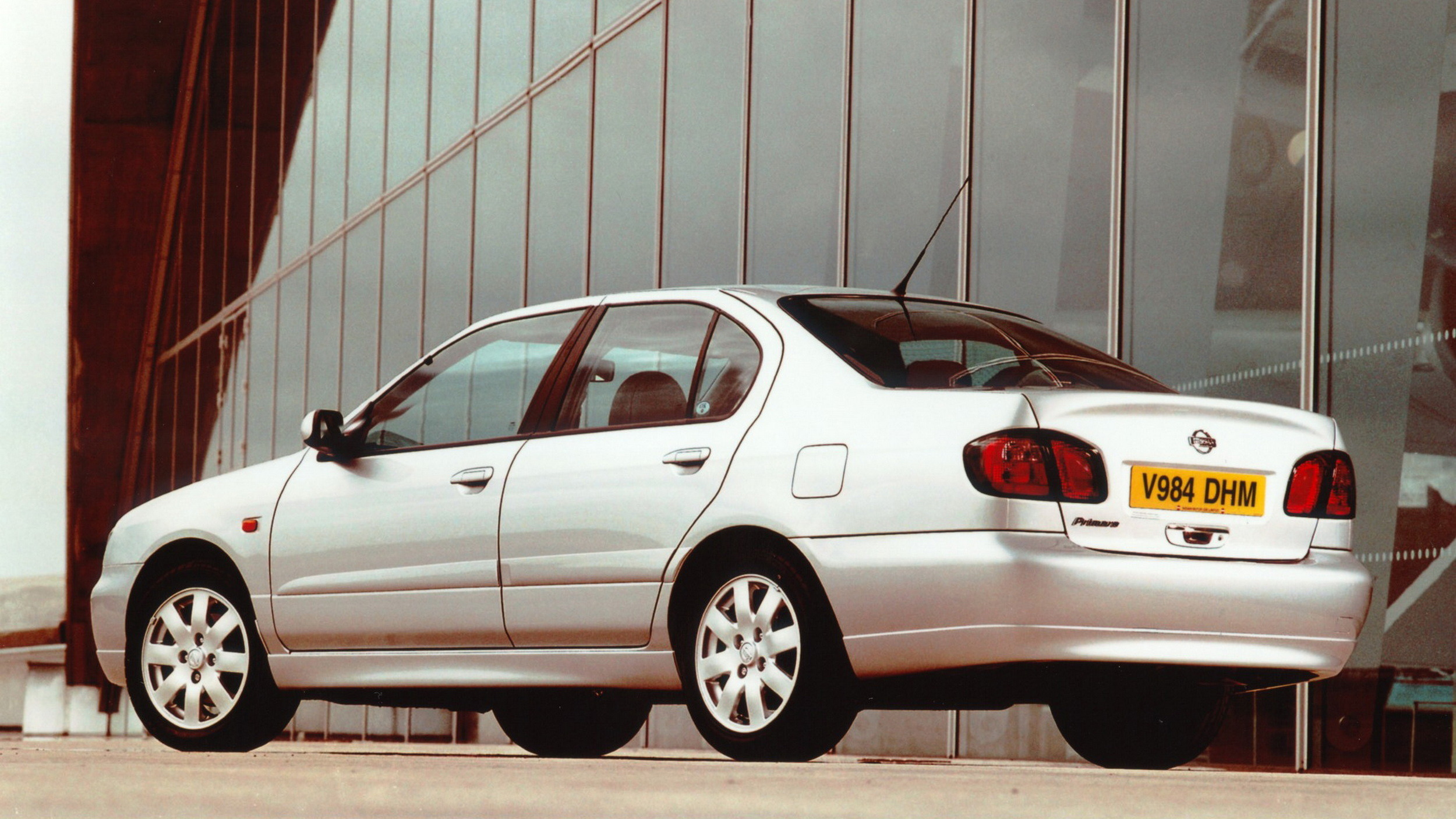 1999 Nissan Primera (2)