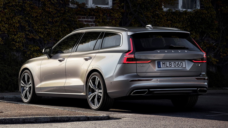 Volvo-V60-2019-HD-360663501bacc1b00857eb88af12b49a113464f68