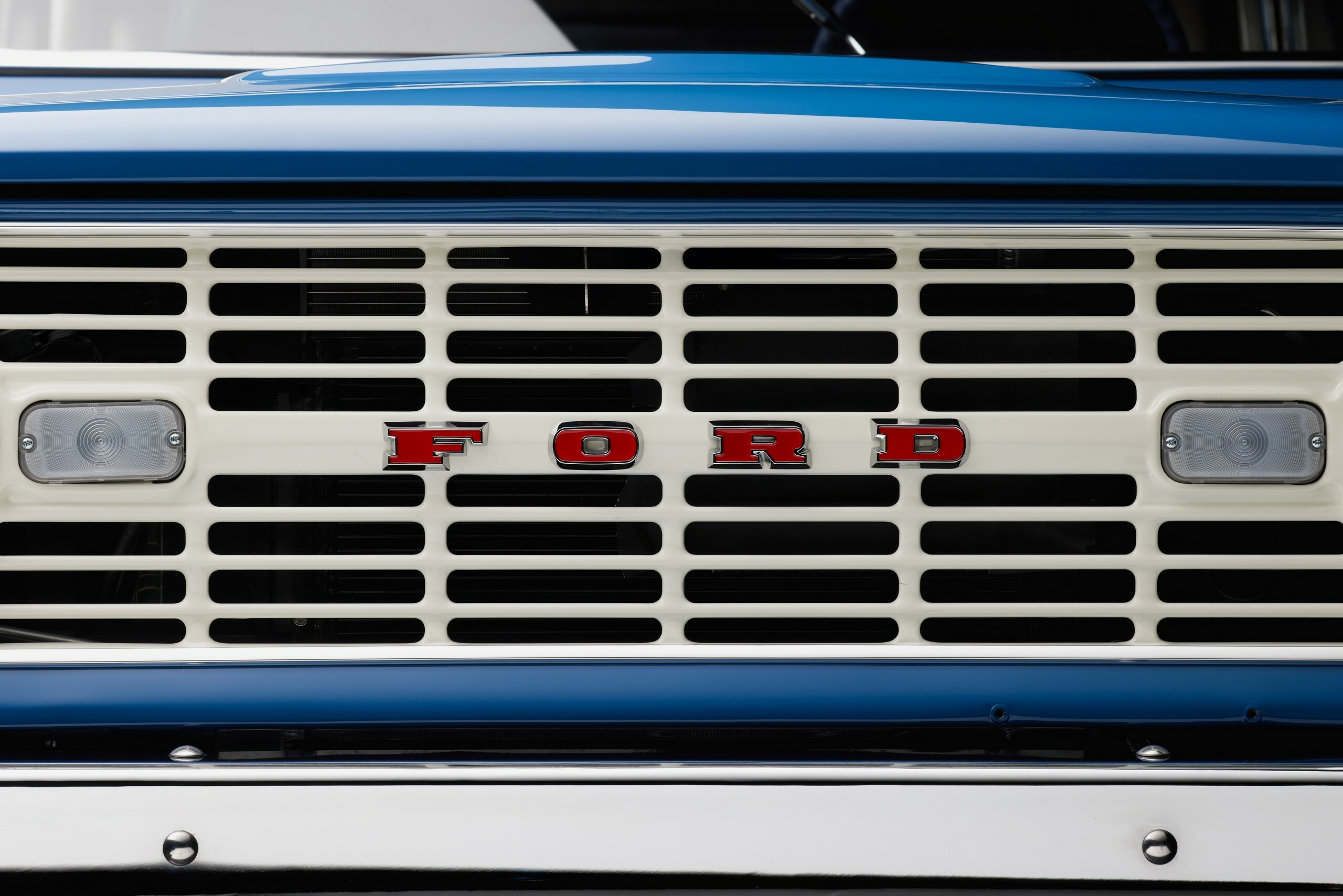 Icon Ford Bronco EV Restomod - 19
