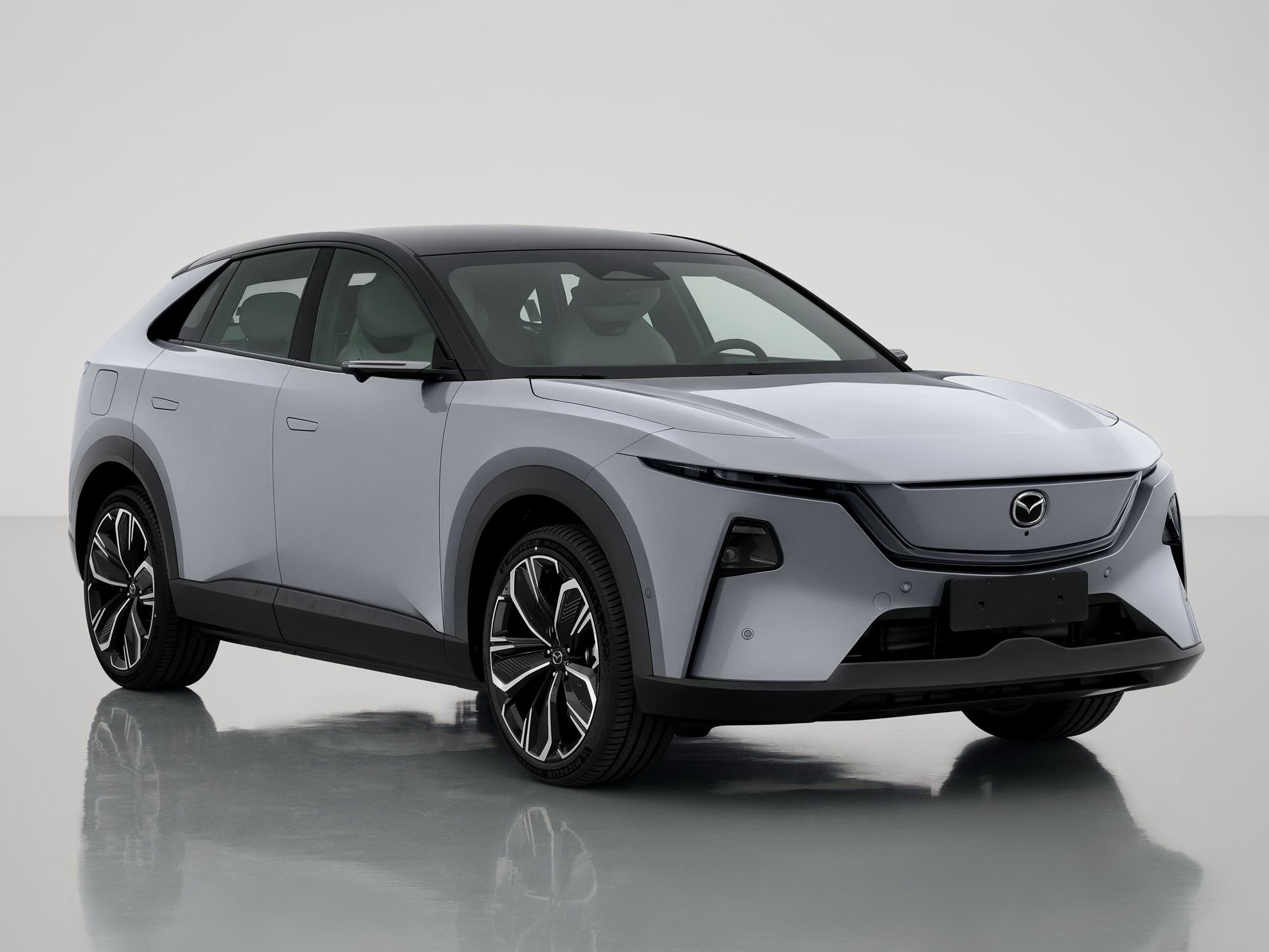 Mazda EZ60 SUV 0001