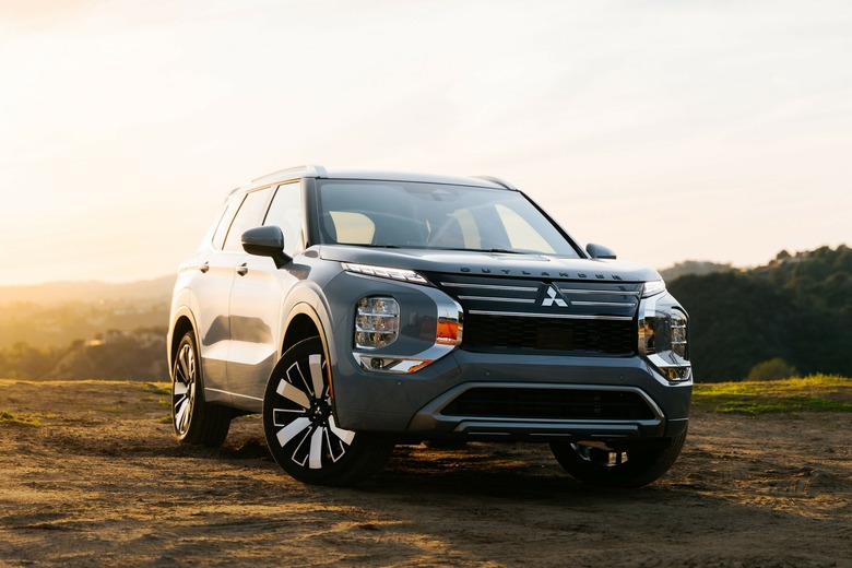 2025 Mitsubishi Outlander 0224 46