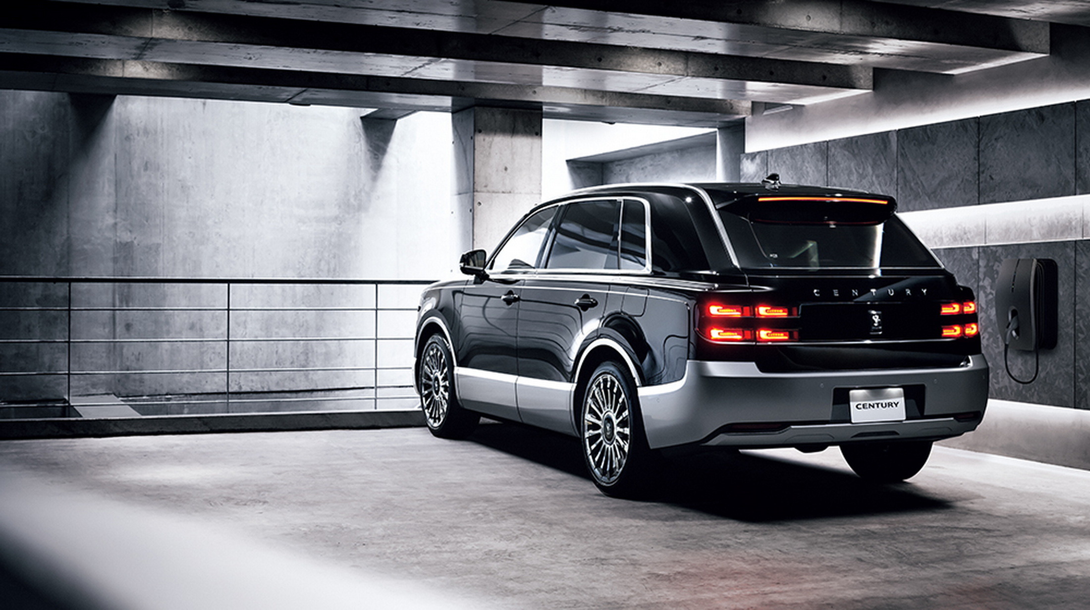 Toyota Century SUV Gallery (2)