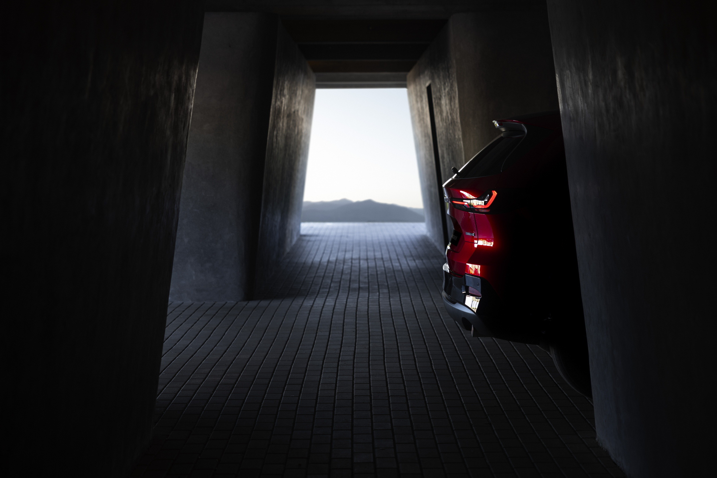 2025_cx-5_teaser_still_01_exteriorrear_ger_high_16x9