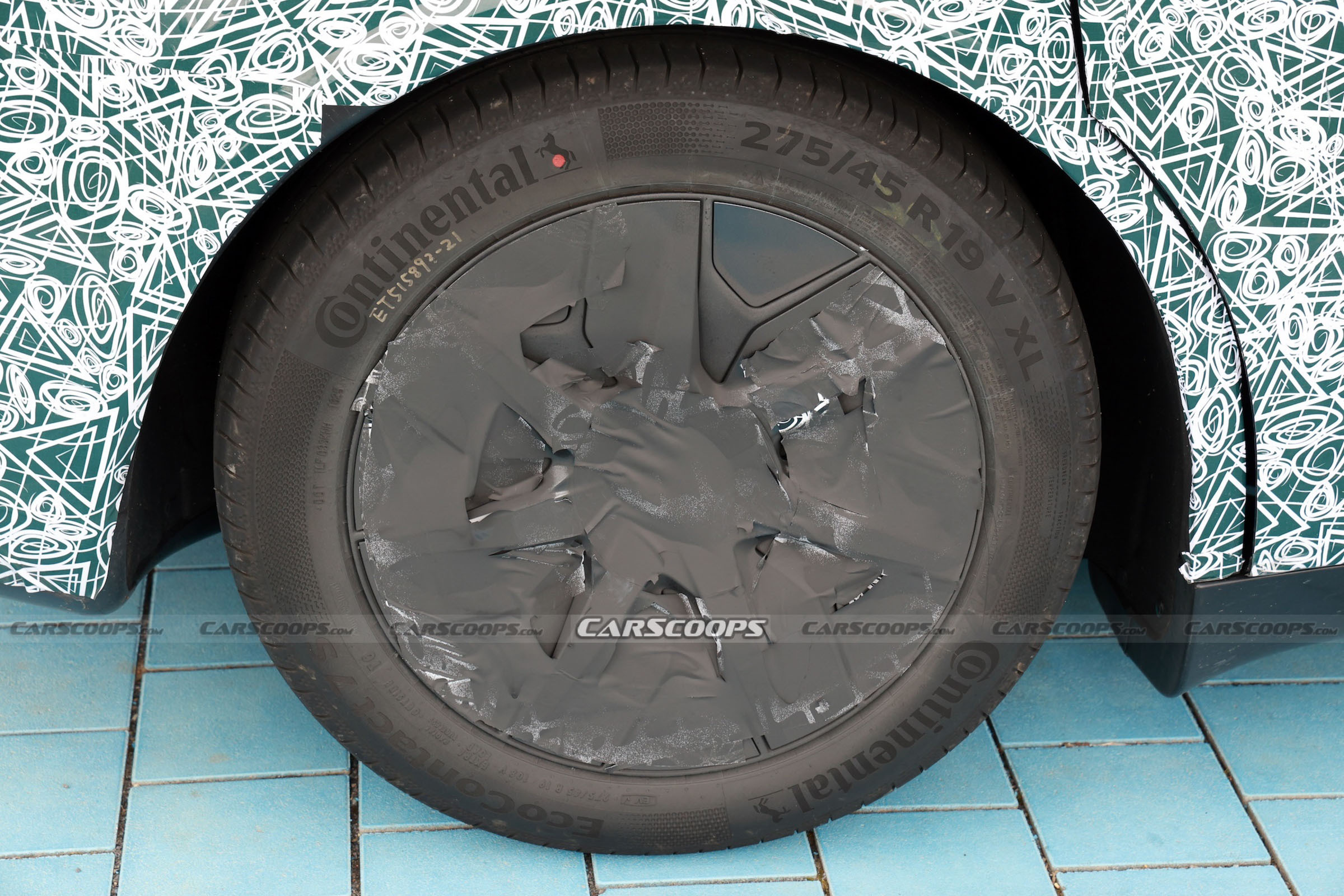 Tesla Model Y Performance scoop 00011
