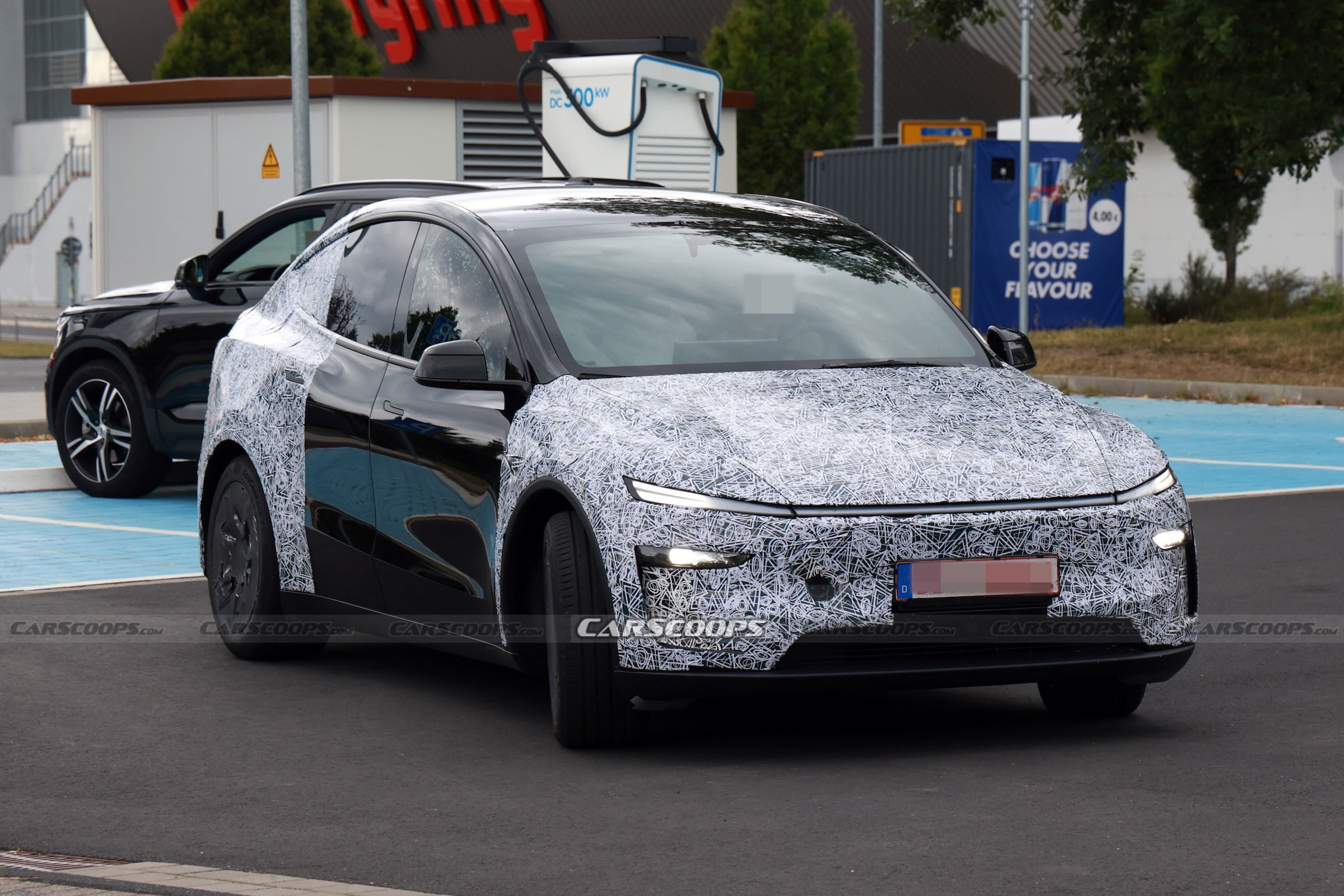 Tesla Model Y Performance scoop 00016