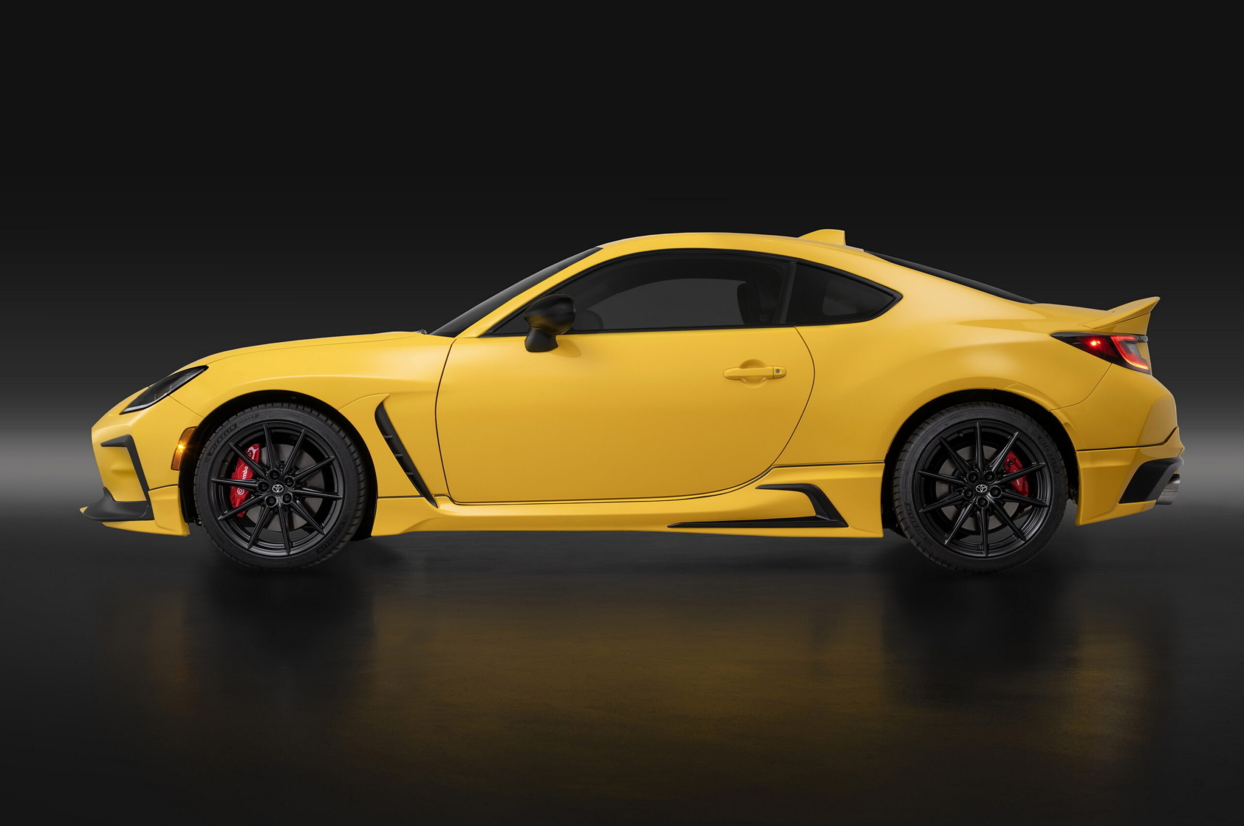 2026-Toyota-GR86_Yuzu_003