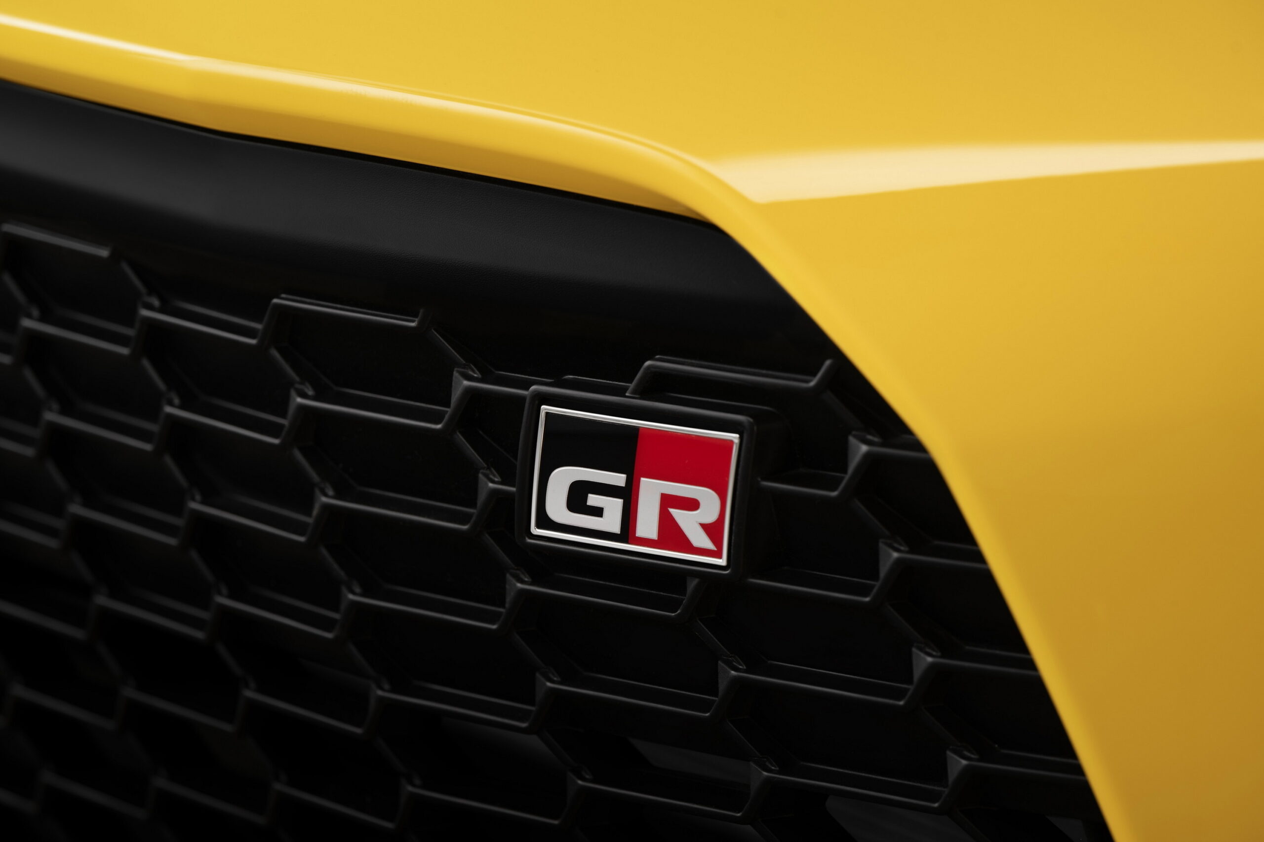 2026-Toyota-GR86_Yuzu_008