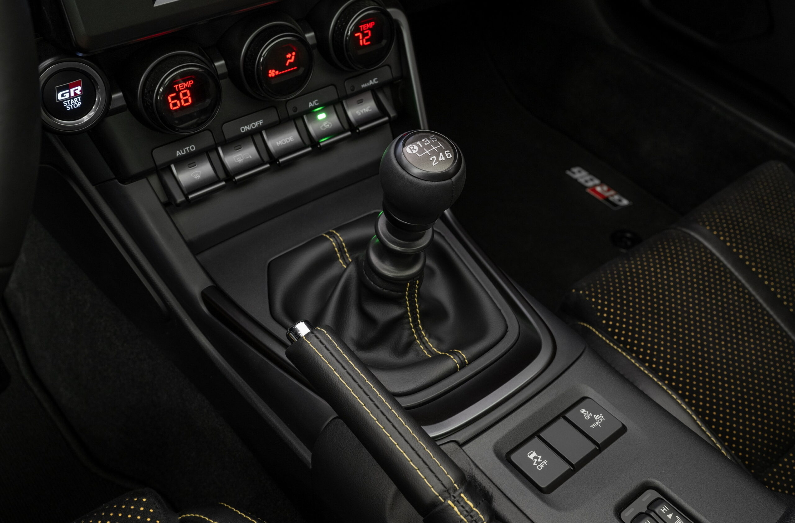 2026-Toyota-GR86_Yuzu_014