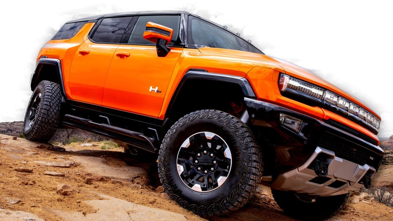 2024-gmc-hummer-ev-suv-3x-507 cfvopy copy