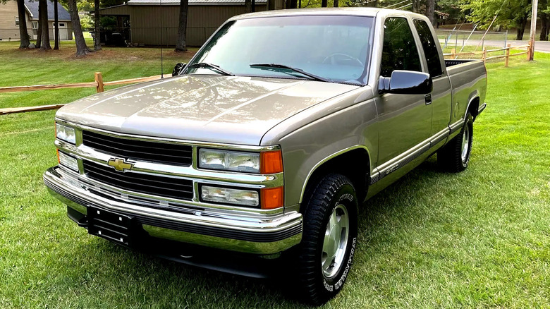 1998_chevrolet_silverado-1500_IMG_4997-3-87253 copy