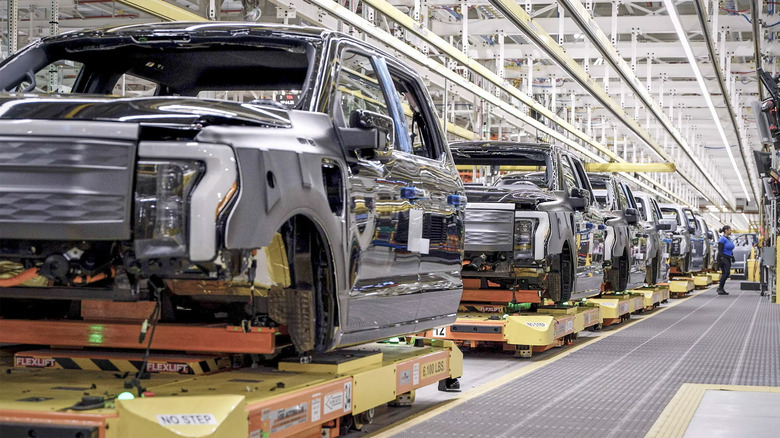 2023-Ford-F-150-Lightning-Production-2