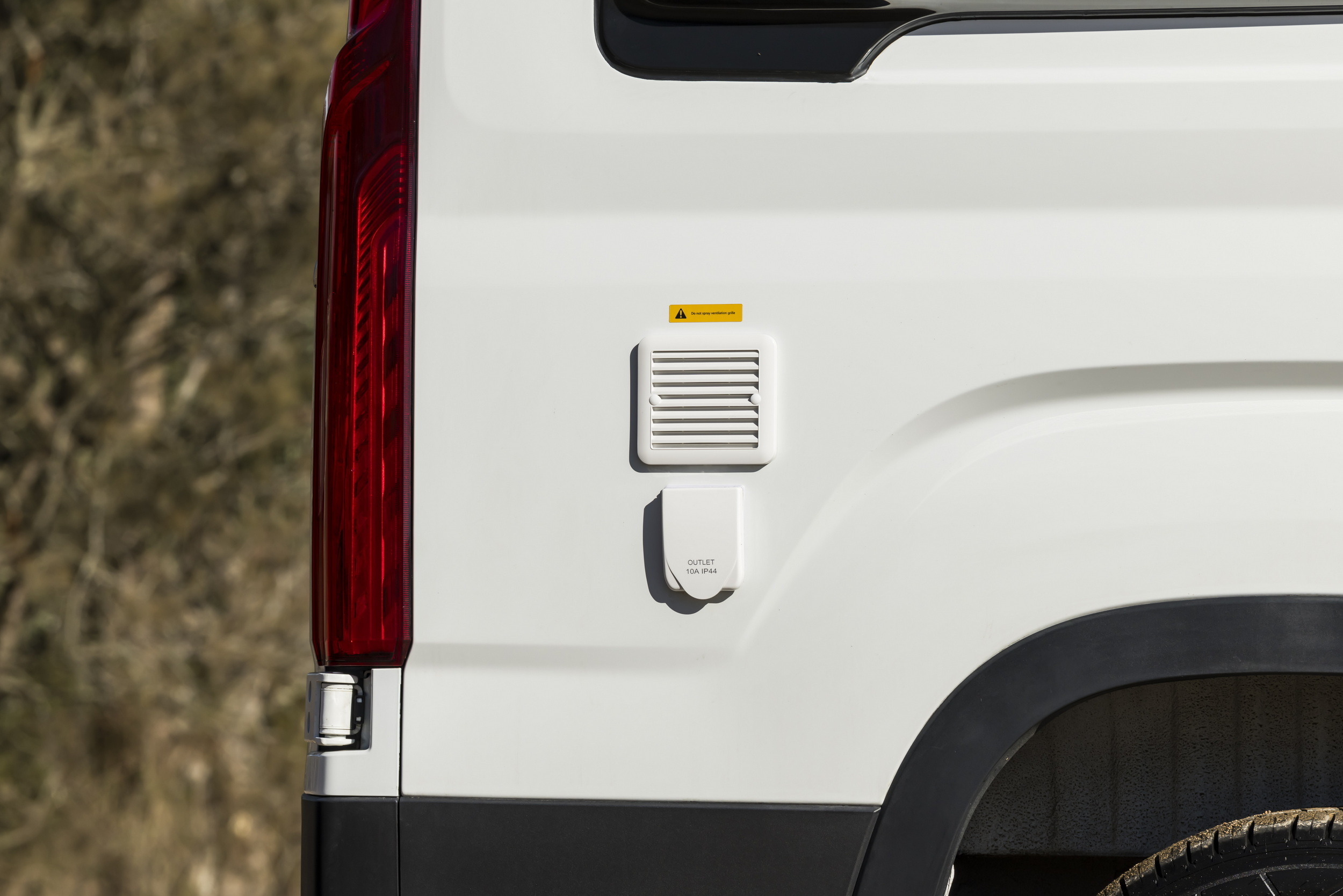 LDV Deliver 9 Campervan -013