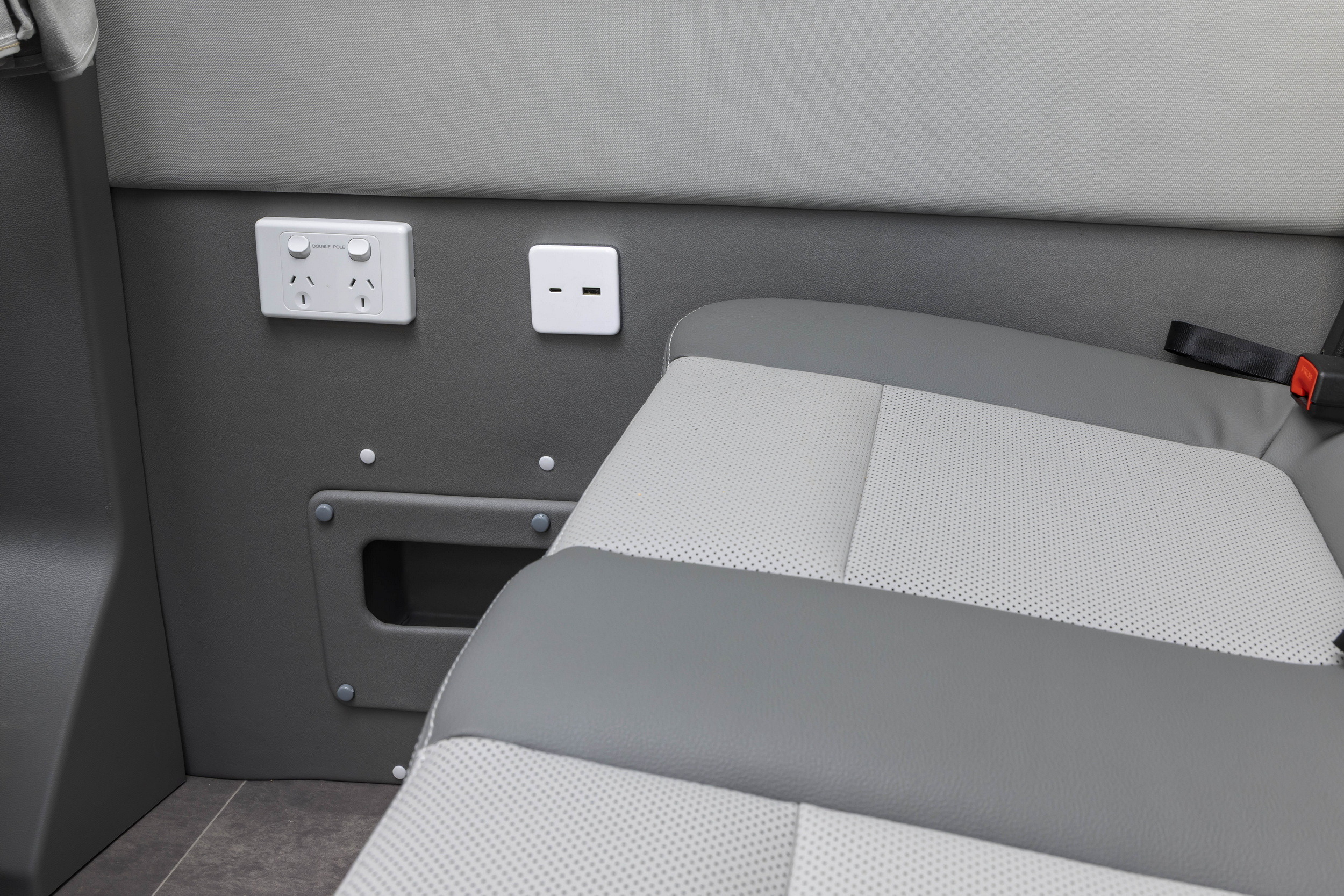LDV Deliver 9 Campervan -032