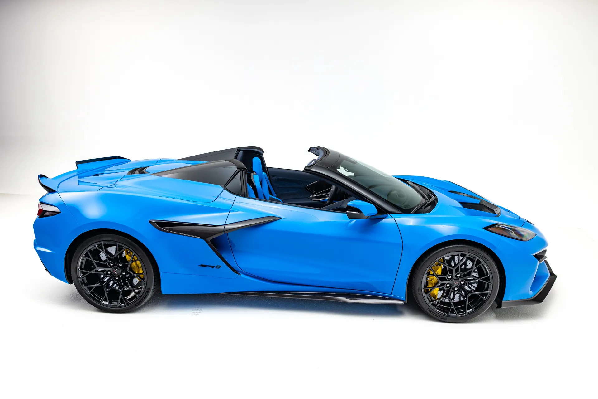 2025 Chevrolet Corvette ZR1 Convrtible Rapid Blue - 4
