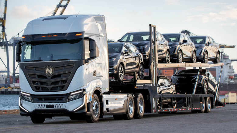 Nissan_among_the_first_to_trial_all-electric,_heavy-duty_trucks_for_new_vehicle_deliveries(1) copy