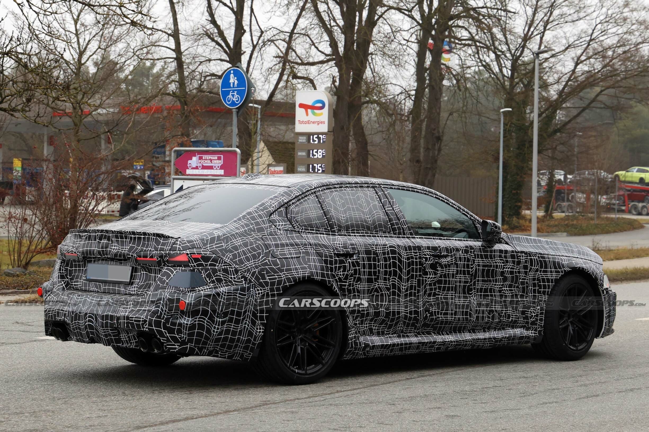 BMW M5 spy shots 00015