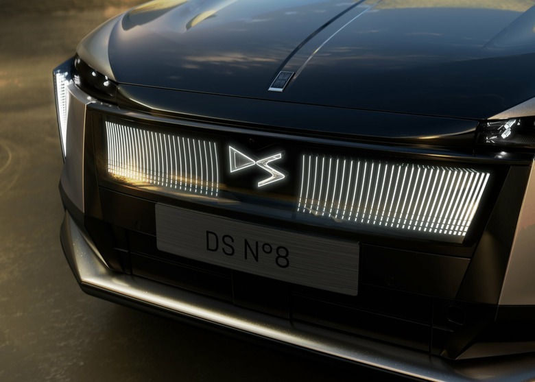 DS N°8 (5)