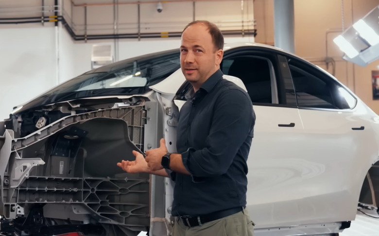 Lars Explains _ Tesla Vehicle Safety 2-12 screenshot