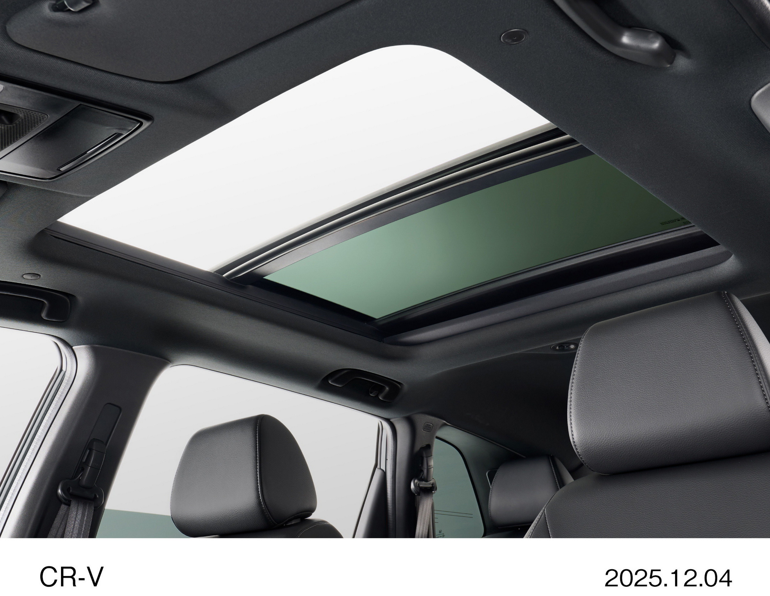 Honda CR-V eHEV RS Black Edition - Japan (14)