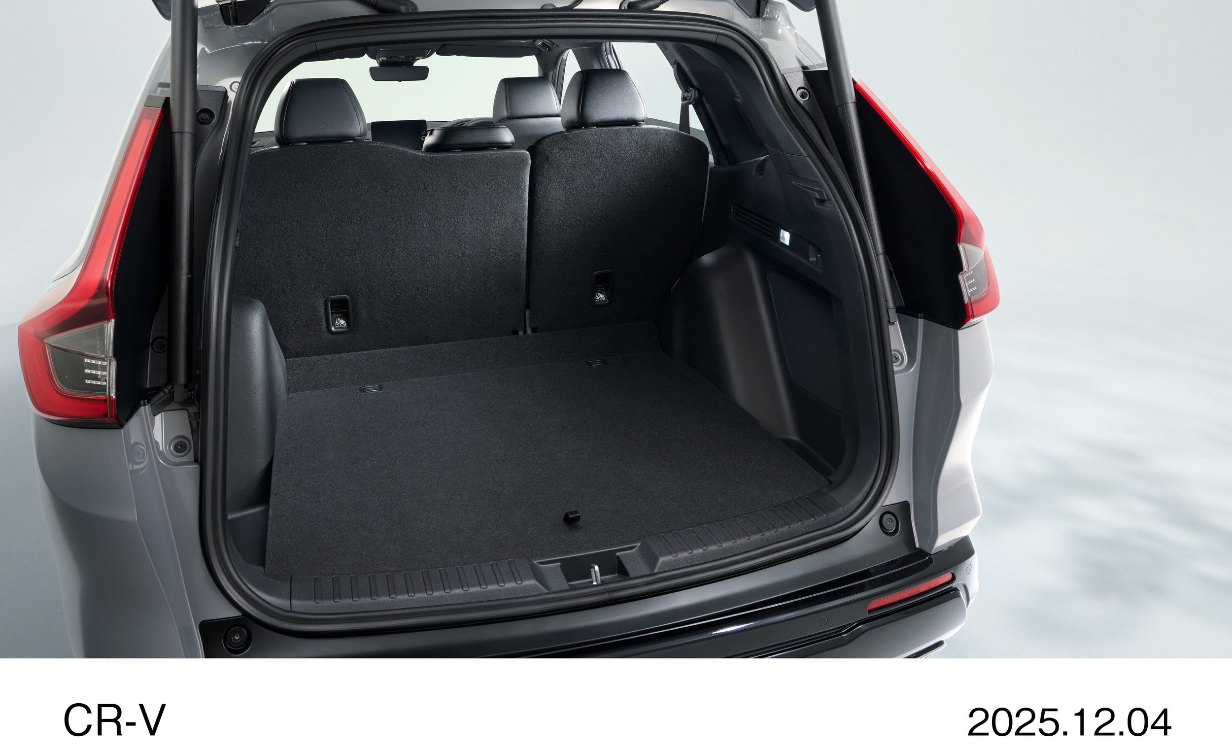 Honda CR-V eHEV RS Black Edition - Japan (17)