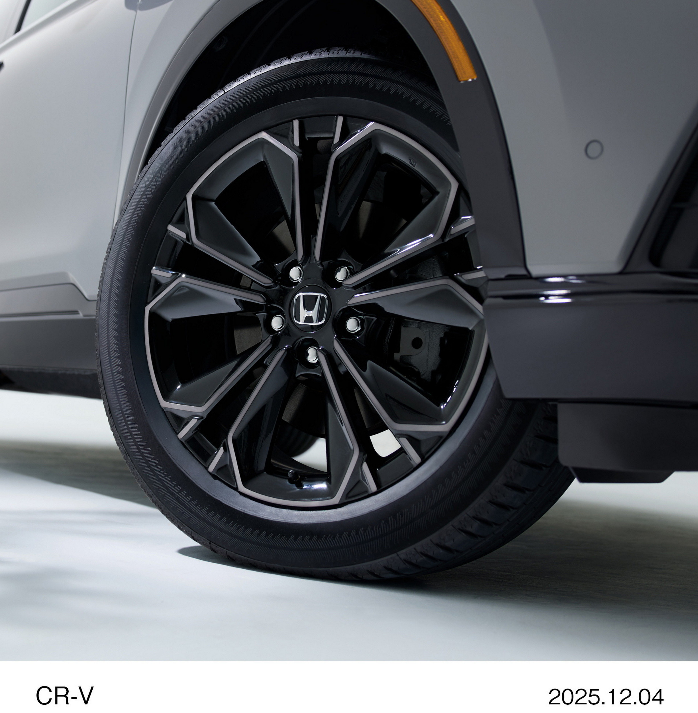 Honda CR-V eHEV RS Black Edition - Japan (6)
