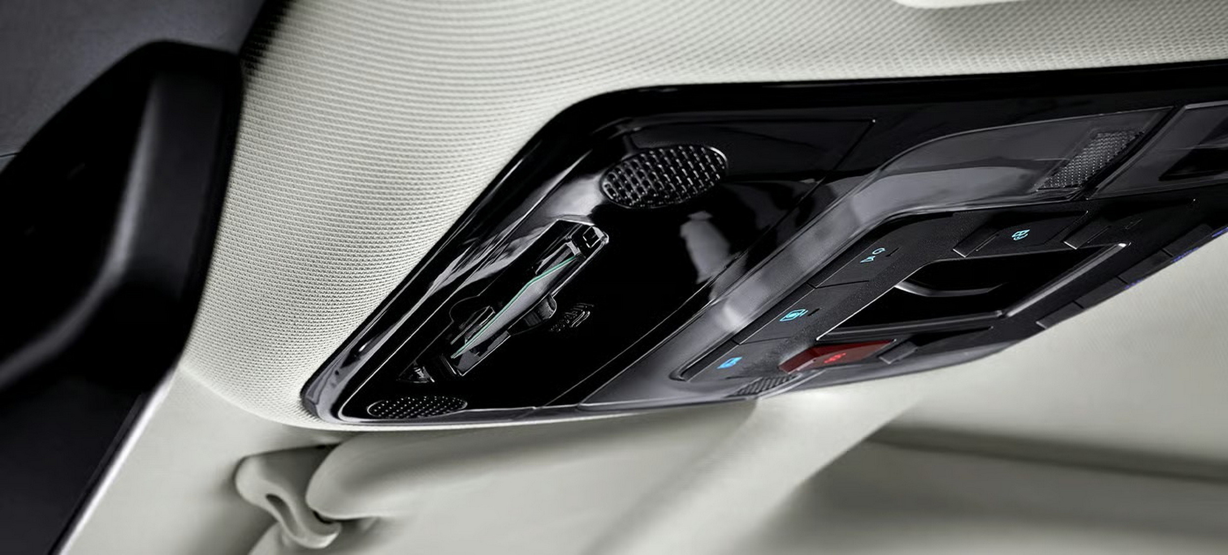 2026 Hyundai Staria (23)