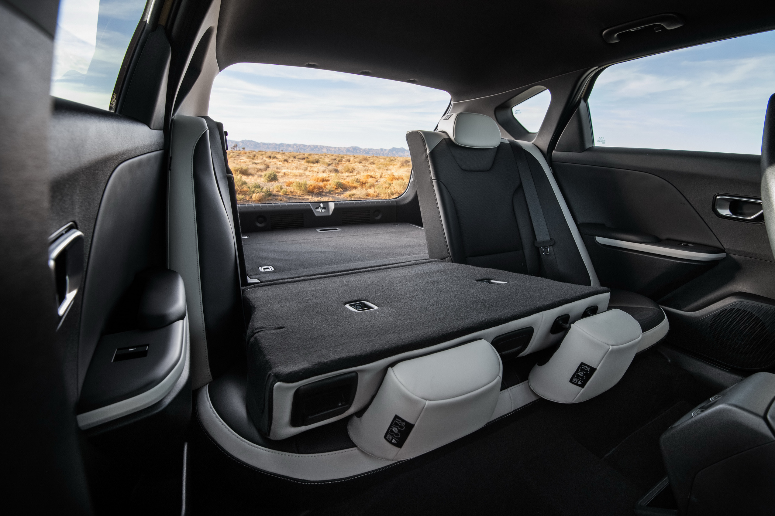 Kia K4 Hatchback USA 18