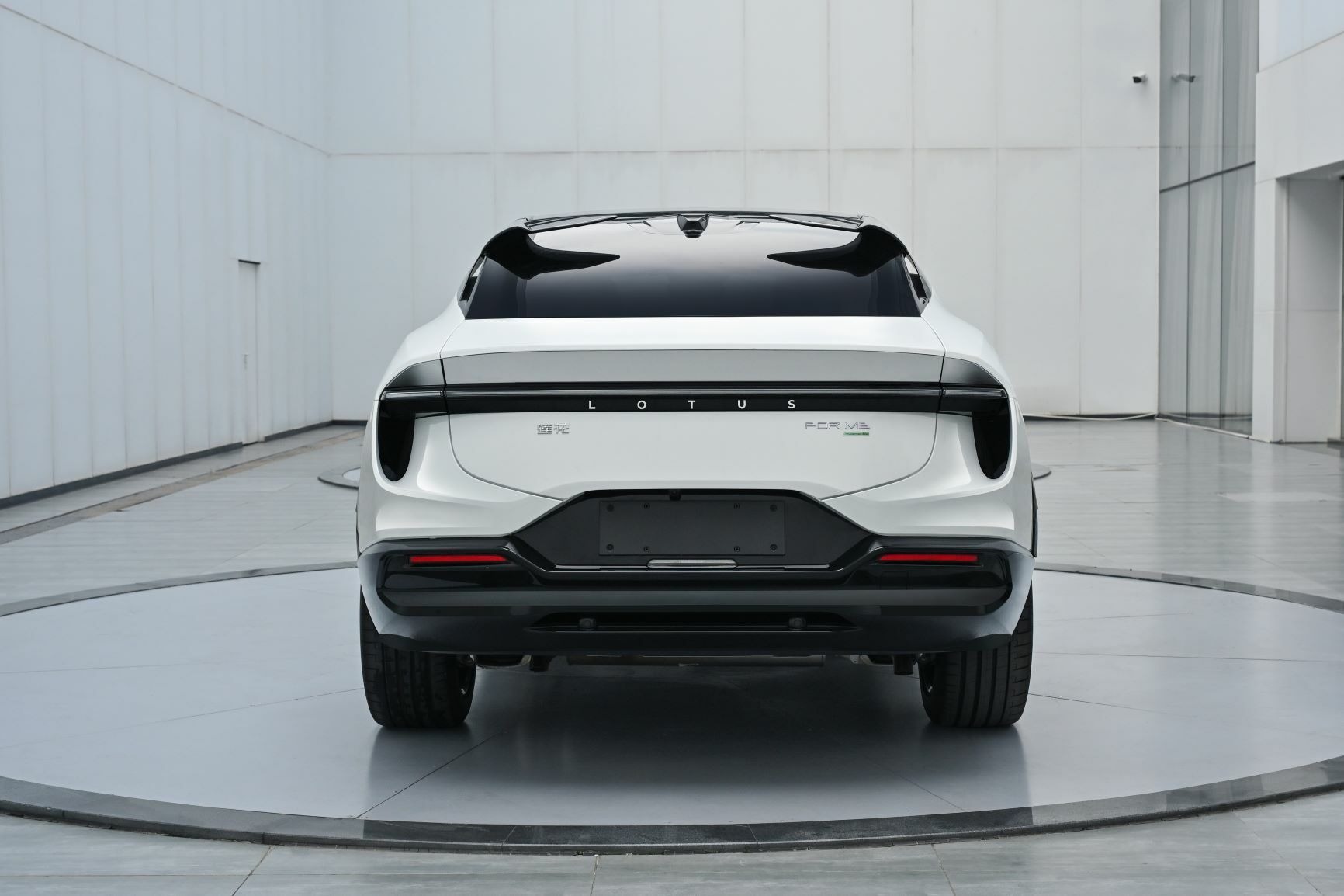 Lotus Eletre Hybrid 002