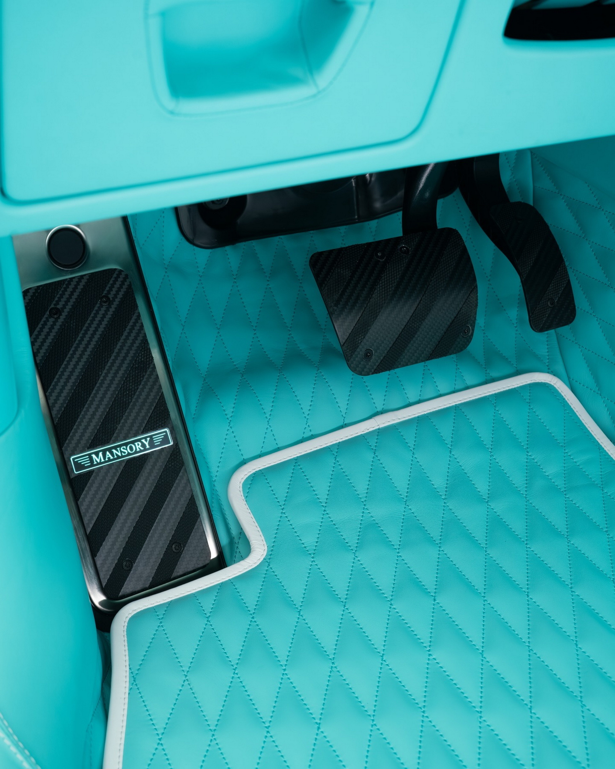 Mansory Audi RS6 - Interior (4)