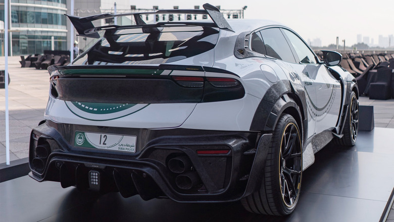 Mansory-Ferrari-Purosangue-Dubai-Police---3