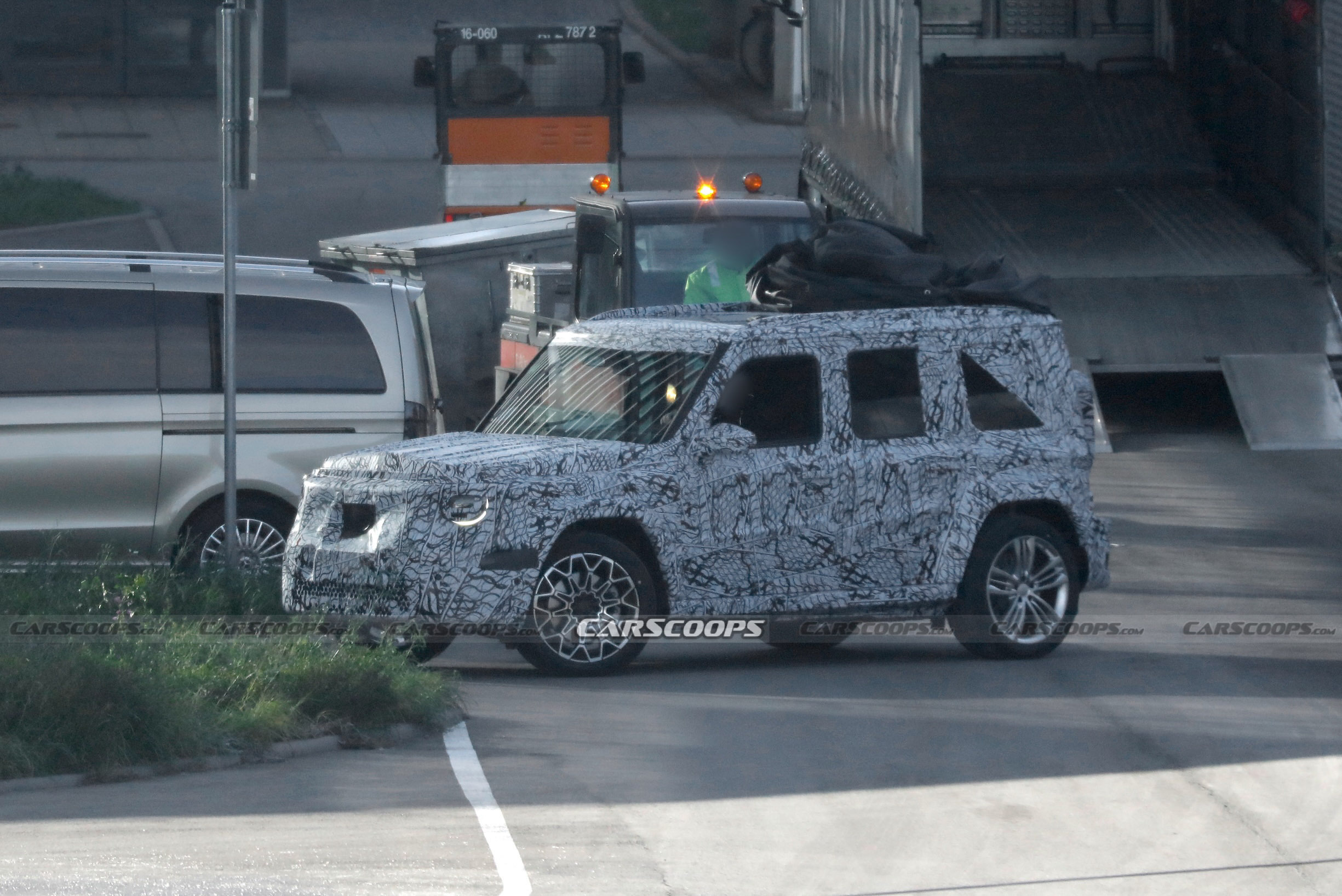 Mercedes baby G-wagon scoop 00014