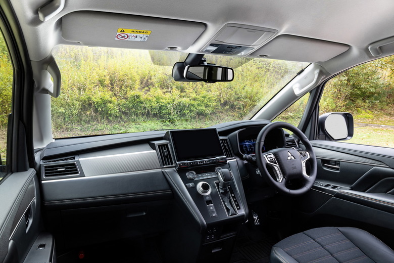2026 Mitsubishi Delica D5 - Japan (7)