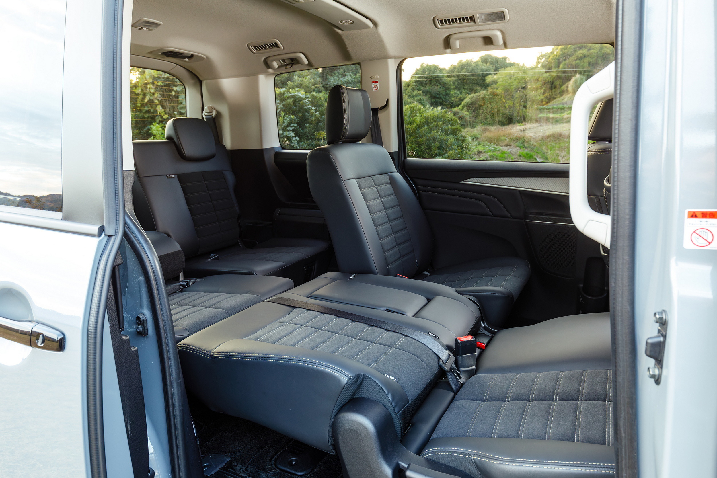 2026 Mitsubishi Delica D5 - Japan (10)