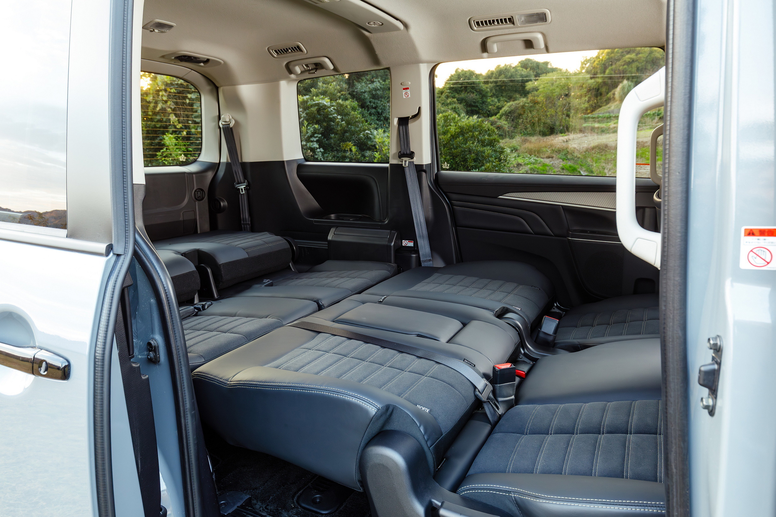 2026 Mitsubishi Delica D5 - Japan (11)