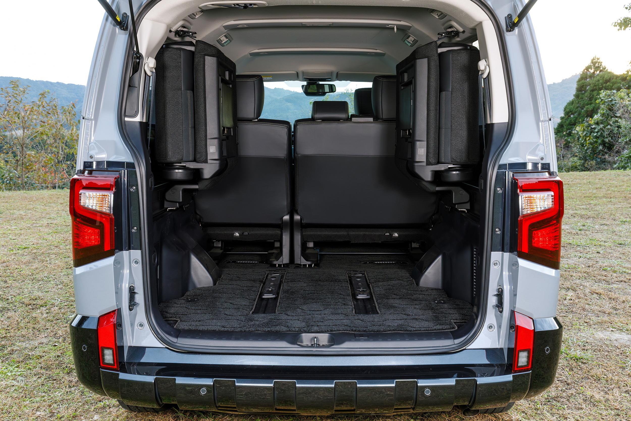 2026 Mitsubishi Delica D5 - Japan (14)